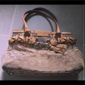 Creme Coach Handbag👜